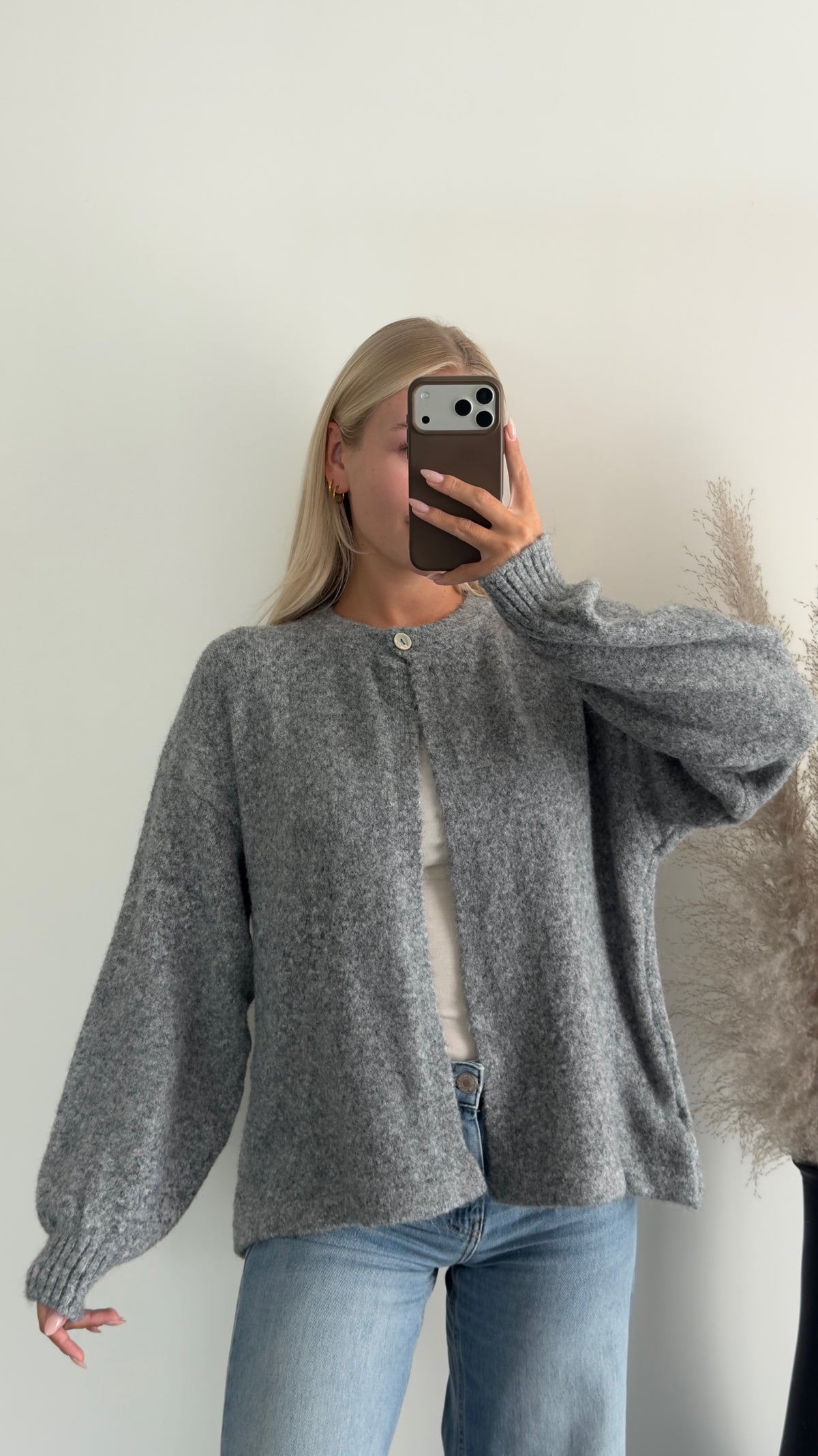 Cardigan in grau mit Knopf