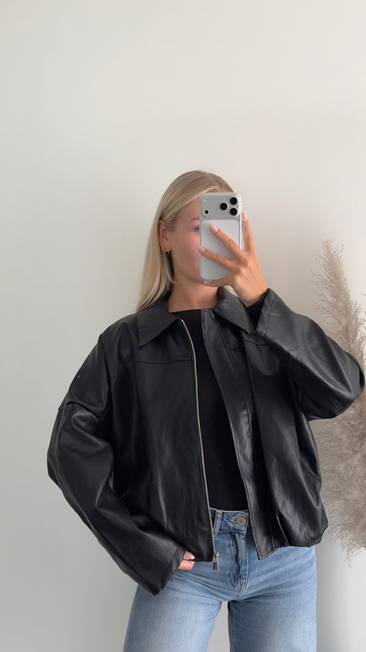Lederjacke in schwarz