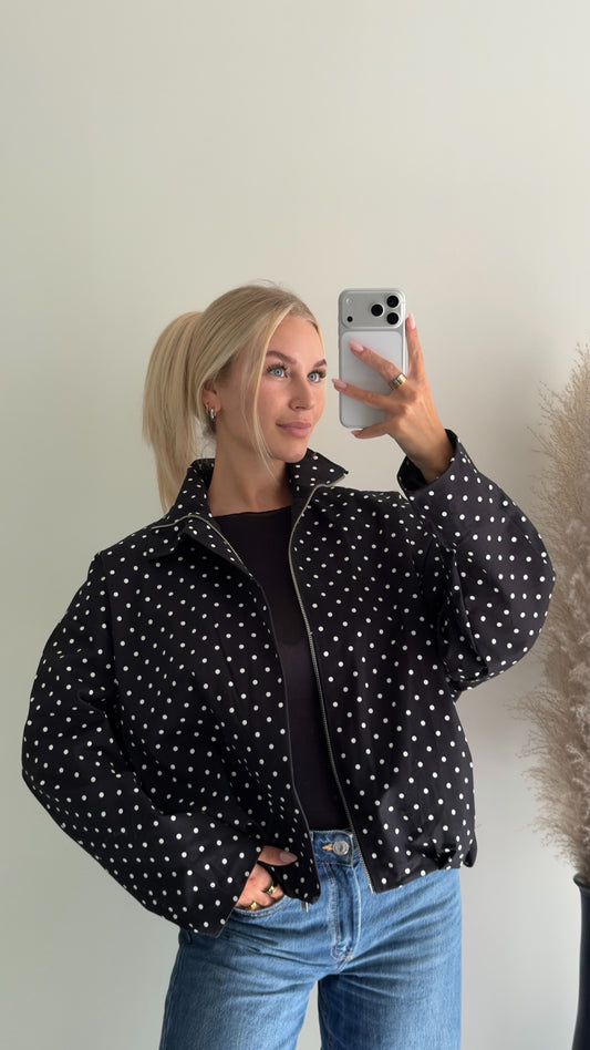 Jacke mit Polka Dots in schwarz